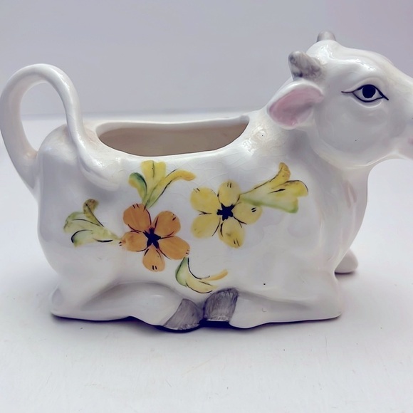 Vintage Old Ceramic Cow Creamer Laying Down Handpainted Flowers - Picture 4 of 9